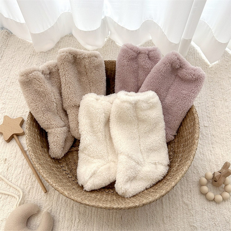 Caldi calzini invernali per ba - Winter Clothing Baby recensione e prezzo